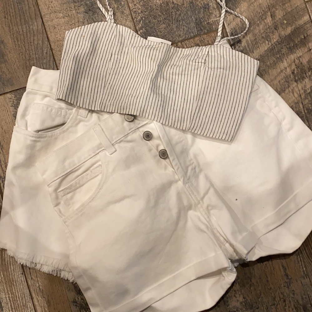 Brandy Melville shorts bundle.